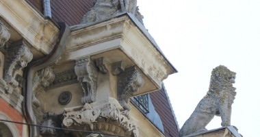 Stire din Cultură-Educație : Casa cu Lei, palatul-ruină din Zona Peninsulară