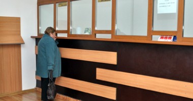 Stire din Social : Pensionarii supraviețuiesc cu bani de la C.A.R.