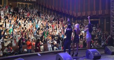 Stire din Cultură-Educație : Holograf și Loredana - două concerte extraordinare la Casa de Cultură
