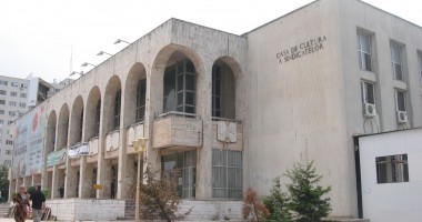 Stire din Cultură-Educație : Spectacol în premieră pentru copii la Casa de Cultură