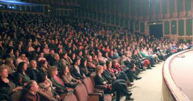 Stire din Cultură-Educație : "Haimanaua" urcă pe scena Casei de Cultură