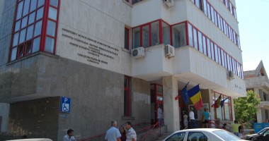 Stire din Eveniment : A spart Casa de Pensii Constanța pentru că "voia să vadă cum e în interior"