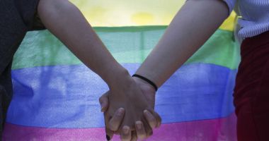 Stire din Actualitate : Elvețienii au votat pentru legalizarea căsătoriilor între persoane de același sex