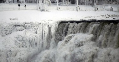 GALERIE FOTO. Cascada Niagara a înghețat din pricina vortexului polar - 2