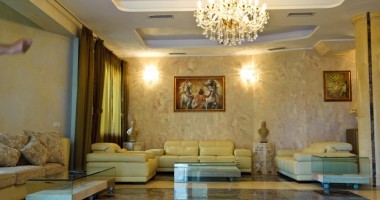 Stire din Diverse : CASE ȘI VILE DE LUX, scoase la vânzare la PREȚ DE CHILIPIR, la Constanța