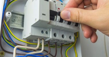 Stire din Economie : Mai mult de jumătate dintre români consumă sub 100 kWh/lună