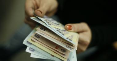 Stire din Economie : Câștigul salarial real al românilor, mai mare doar cu 35,1% față de 1990