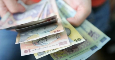 Câștigul salarial mediu net a urcat la 2.366 lei