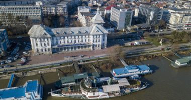 Stire din Economie : Câștigurile angajaților Administrației Porturilor Dunării Maritime au scăzut în 2021
