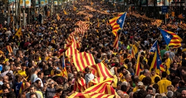 Guvernul spaniol cere alegeri anticipate în Catalonia