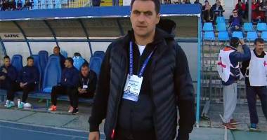 Stire din Sport : Fotbal: Săgeata a reziliat contractele celor trei antrenori
