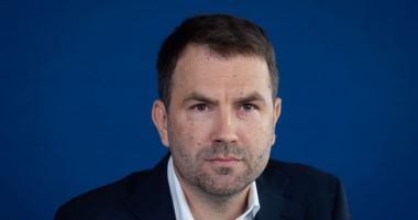 Stire din Politică-Administrație : Cătălin Drulă cere demisia ministrului Agriculturii. “Le-a făcut rău fermierilor”