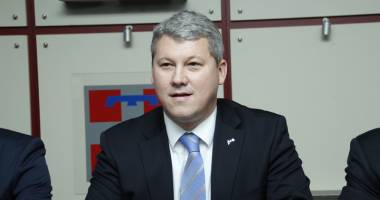 Stire din Politică-Administrație : "Negocierile privind Codul Fiscal vor avea loc pe 20 august"