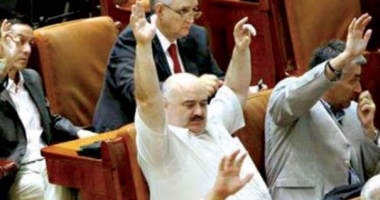 Învățați să îi respectați! Asta e diferența dintre voi și ei! Ei mor pentru țară. Voi vă "îmbolnăviți" la DNA și în pușcării - 6