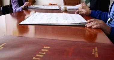 Stire din Eveniment : Profesor de religie, retras de la catedră