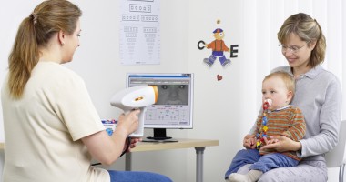 Stire din Sănătate : Cataracta, prezentă de la naștere?