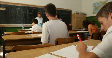 Stire din Cultură-Educație : Elevii constănțeni nu și-au bătut capul nici de-un 5