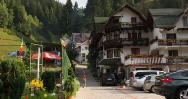 Stire din Diverse : Cât costă o vacanță de Paști și 1 Mai