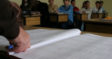 Stire din Cultură-Educație : Iată cine a fost DAT AFARĂ din învățământ