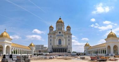 Stire din Actualitate : Peste 40.000 de oameni, așteptați la sfințirea Catedralei Naționale din București