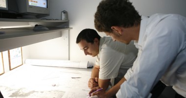 Stire din Economie : Câți ofițeri pregătiți la Universitatea Maritimă din Constanța ajung pe mare