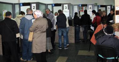 Stire din Economie : Câți români plătesc taxe și impozite de bună voie?