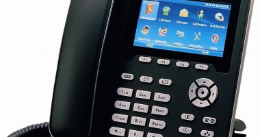Stire din Economie : Cât mai vorbesc românii la telefonul fix