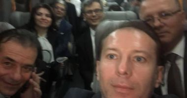 Stire din Politică-Administrație : Guvernul Orban, selfie în microbuz în drum spre Cotroceni pentru depunerea jurământului