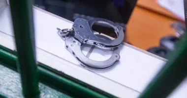 Stire din Eveniment : Adolescent de 17 ani, arestat după ce a ucis în bătaie un bătrân de 73 de ani