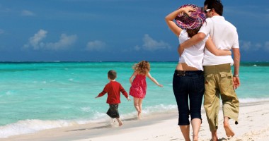 Stire din Social : Cât vor să plătească românii pe vacanțele cumpărate în avans