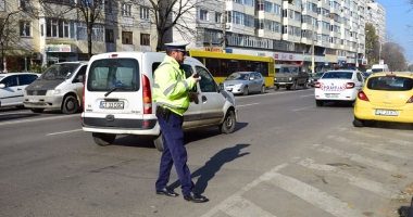 Căutat de polițiști după ce a lovit o minoră pe trecerea de pietoni - 1