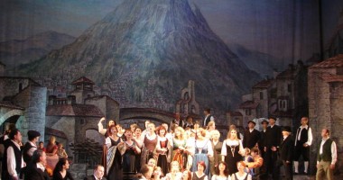 Stire din Cultură-Educație : Trei reprezentații, pe scena Teatrului "Oleg Danovski"