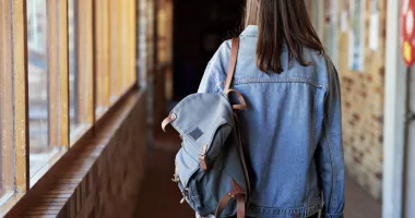 Stire din Actualitate : Caz cutremurător. O tânără s-a dus la spital cu bebelușul mort ascuns în rucsac
