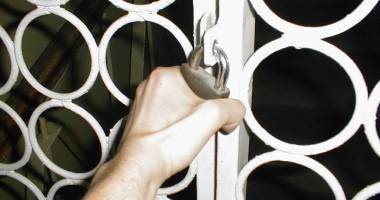 Stire din Sănătate : Bărbat de 60 de ani, la terapie intensivă după ce s-a aruncat de la etaj din centrul de recuperare neuropsihiatrică Techirghiol