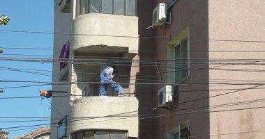Război total între patronul de la Cafe Cafe și vecinii săi - 2