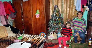 Cum îi putem oferi un Crăciun de vis unei fetițe paralizate - 4