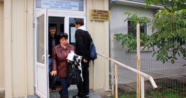 Stire din Eveniment : În curând, vom scăpa de cozile pentru a obține cazierul!