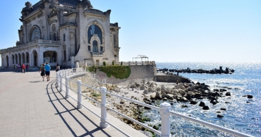 Stire din Cultură-Educație : Caraghios destin! Ruina Cazinoului găzduiește Anuala Dobrogeană de Arhitectură