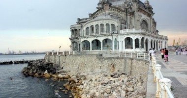 Stire din Politică-Administrație : Destinul Cazinoului, din nou, în mâinile lui Mazăre