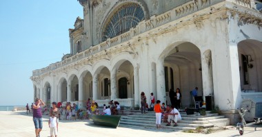 Stire din Social : Cazinoul Constanța, muzeu sau salon de nunți?