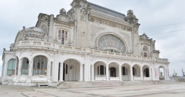 Stire din Economie : Care sunt "sufletele" rămase în paragină ale orașului de la malul marii