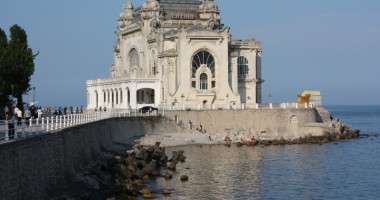Stire din Cultură-Educație : La Cazinou, "100 de zile pentru 100 de ani"