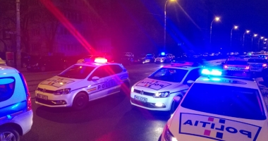 Polițiști "umiliți" de șmecheri cu bolizi de lux. Le-a arătat chiar și penisul... - 3