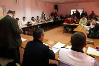 Stire din Eveniment : Școlile de șoferi nu vor să angajeze profesori de legislație și instructori auto cu normă întreagă