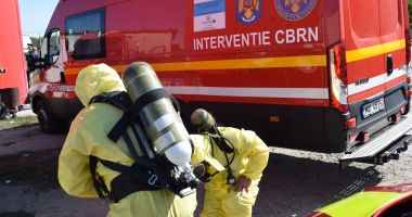 Stire din Eveniment : Pericol de explozie pe strada Rozelor din Constanța. Un autoturism a intrat într-o conductă de gaze