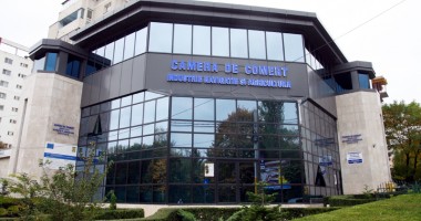 Stire din Economie : Mihai Daraban scoate în mod oficial politica din Camera de Comerț