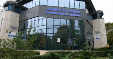 Stire din Economie : CCINA, gazda unui seminar pe probleme de resurse umane