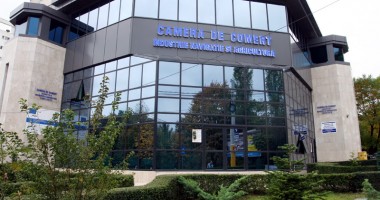 Stire din Economie : Seminar pe probleme  de resurse umane, la CCINA