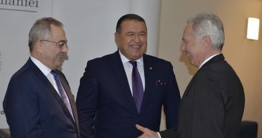 Stire din Economie : CCIR recunoaște meritele Corpului Diplomatic acreditat la București