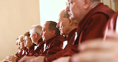 Stire din Politică-Administrație : CCR se pronunță pe suspendarea președintelui Traian Băsescu